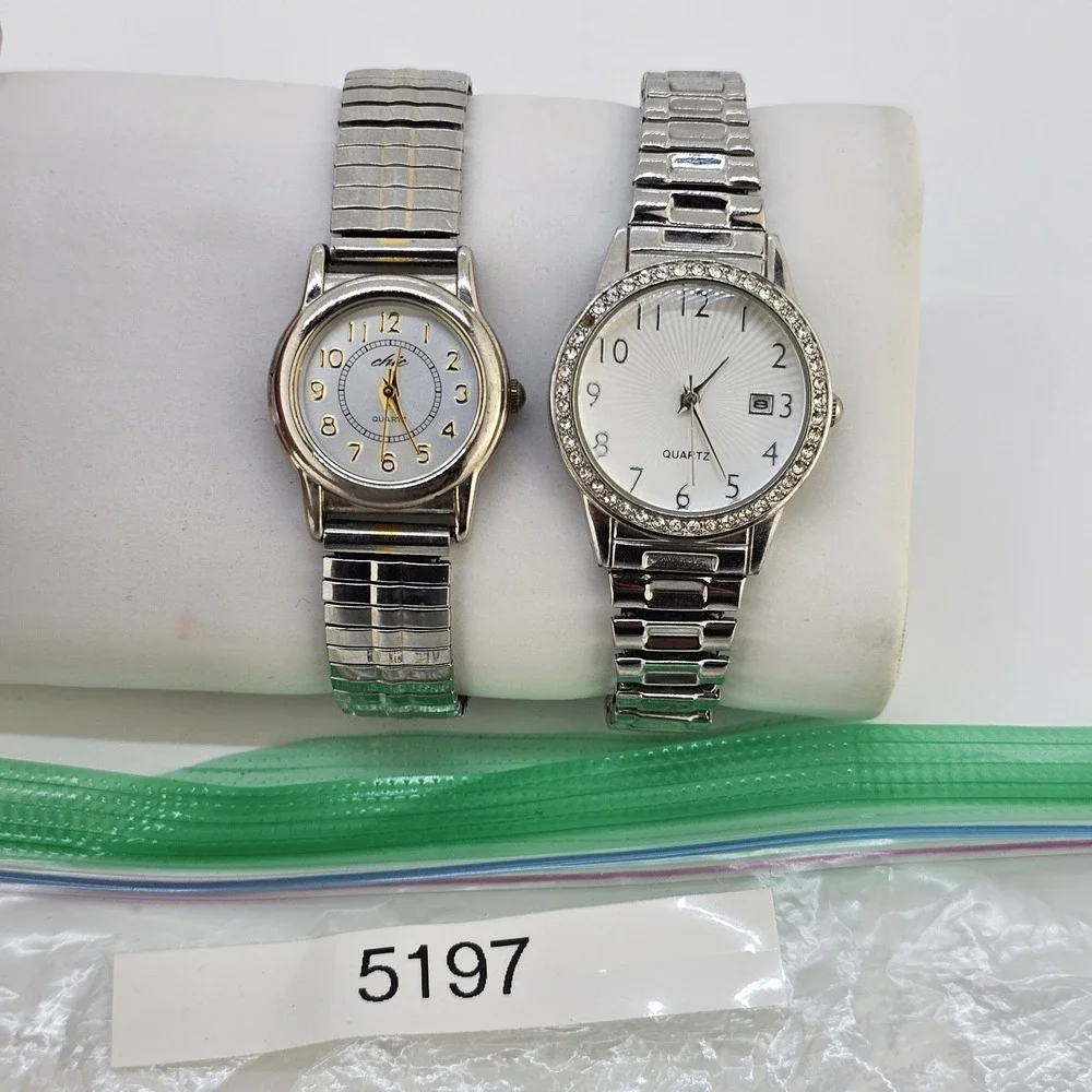 2X Women's Watch‎ 25-28MM Gray Dial Gray Expandable Band 6